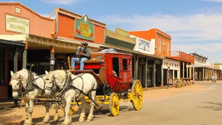 18 U.S. Towns That Feel Far More Isolated Than Their Map Location Suggests