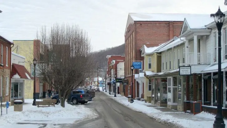 18 West Virginia Mountain Towns That Slow the Pace Before the Year Turns