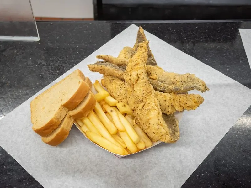 Famous Fish Market &ndash; Harlem, New York City