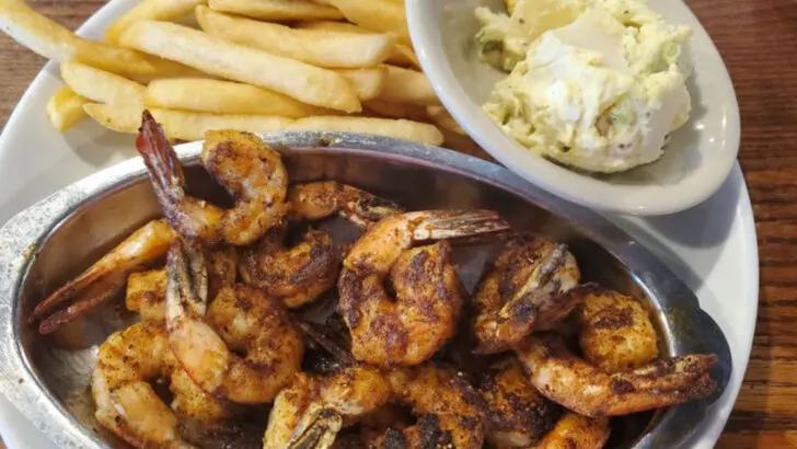 7 No-Frills Seafood Joints in South Carolina Offering Standout Lowcountry Platters