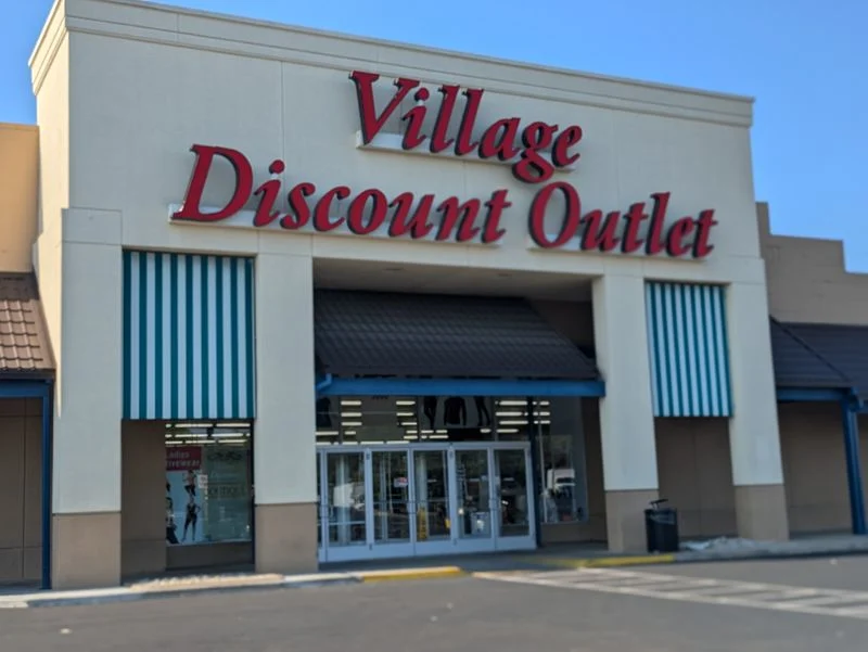 Village Discount Outlet, Dayton