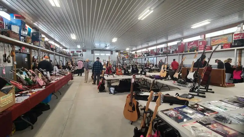 Jake’s Flea Market, Barto