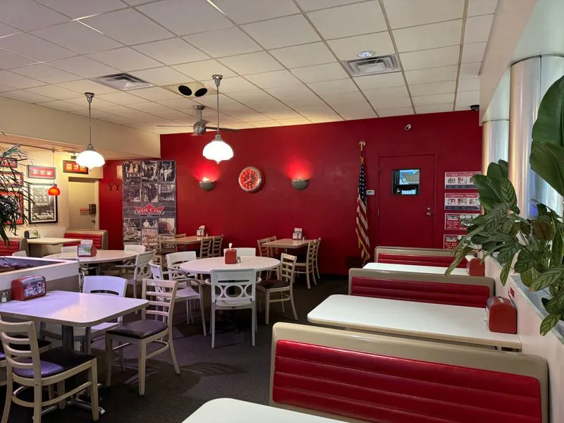 Dixie Chili & Deli &mdash; Newport