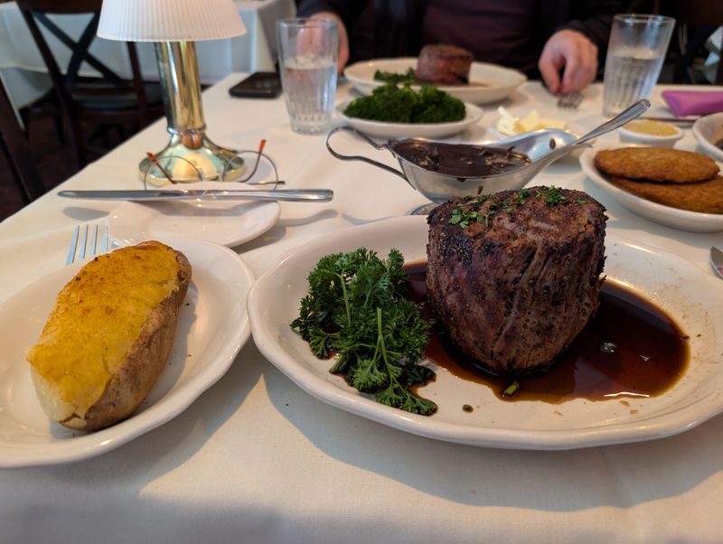 Kreis' Steakhouse & Bar