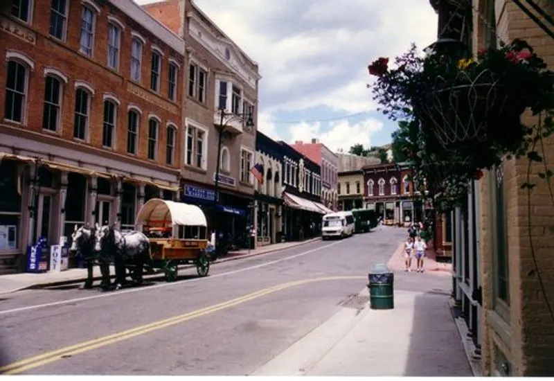 Gold Rush Origins and the Birth of Immense Wealth