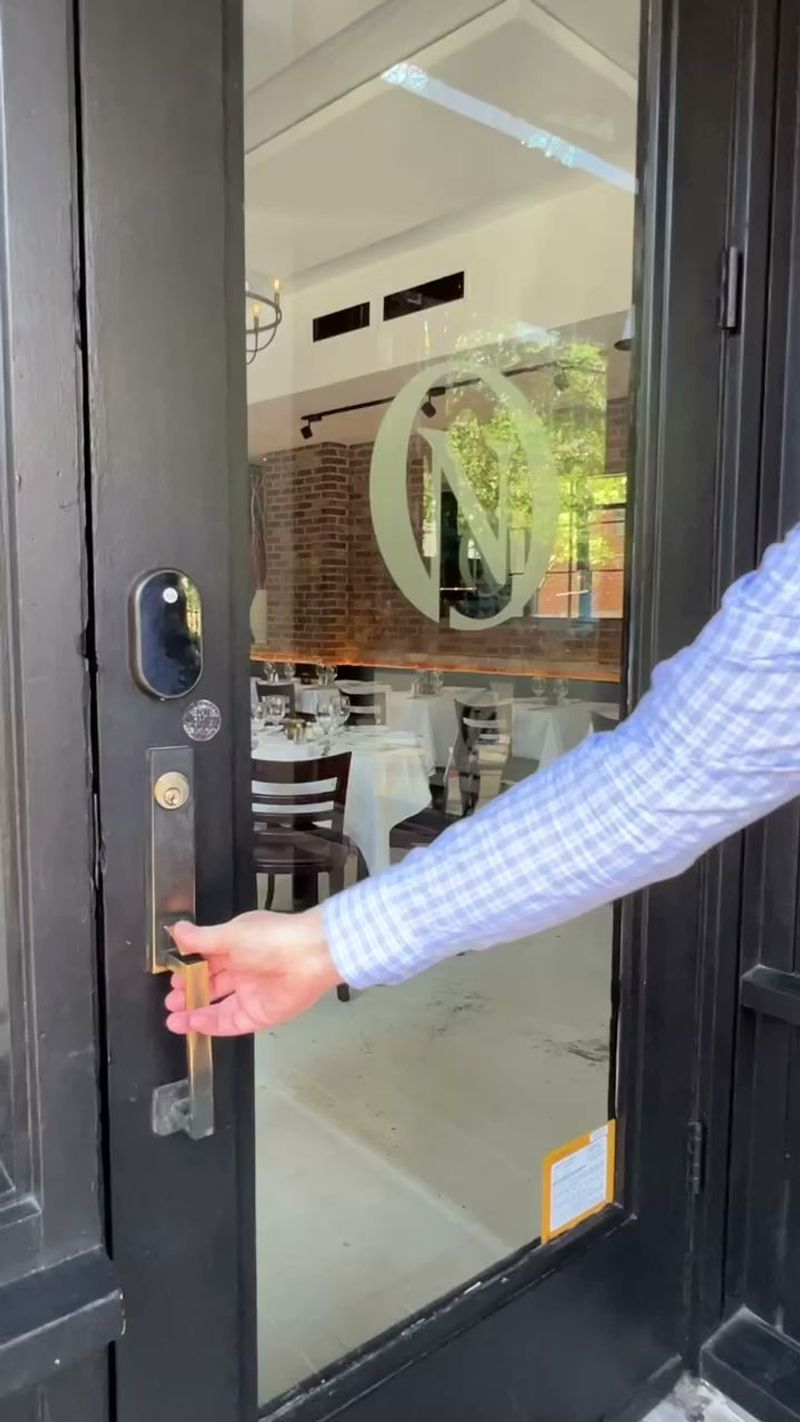 Finding Osteria Nonnino and arriving like a local