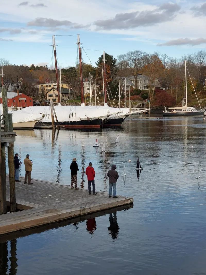 Harbor walks and Harbor Park: coastal views with a seasonal hush