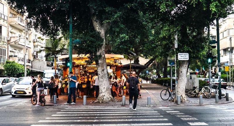 Overconfidence in Familiarity