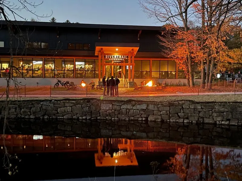 Farm to Table Eats and Local Drinks