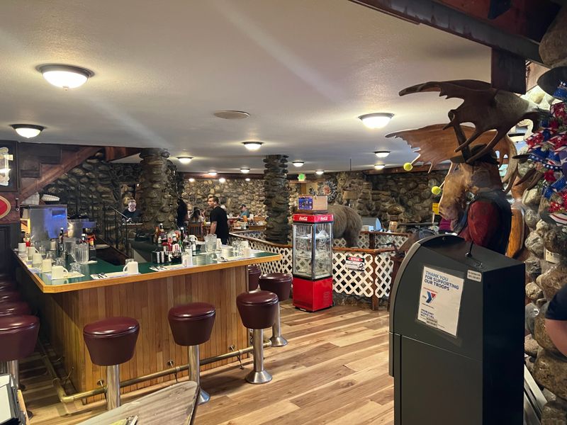 Alaska — Gwennie’s Old Alaska Restaurant (Anchorage)