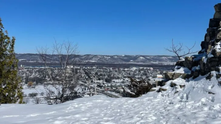 Along the Mississippi bluffs in southeastern Minnesota is a river town with winter overlooks, bookshops, and relaxed weekend energy