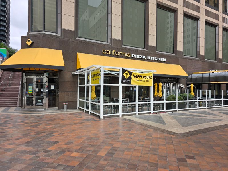 California &mdash; California Pizza Kitchen