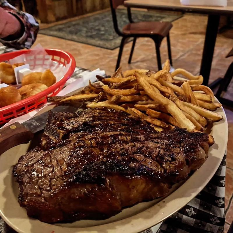 Doe&rsquo;s Eat Place
