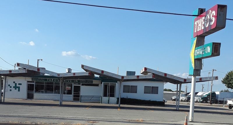 Theo's Drive-In - Grand Prairie