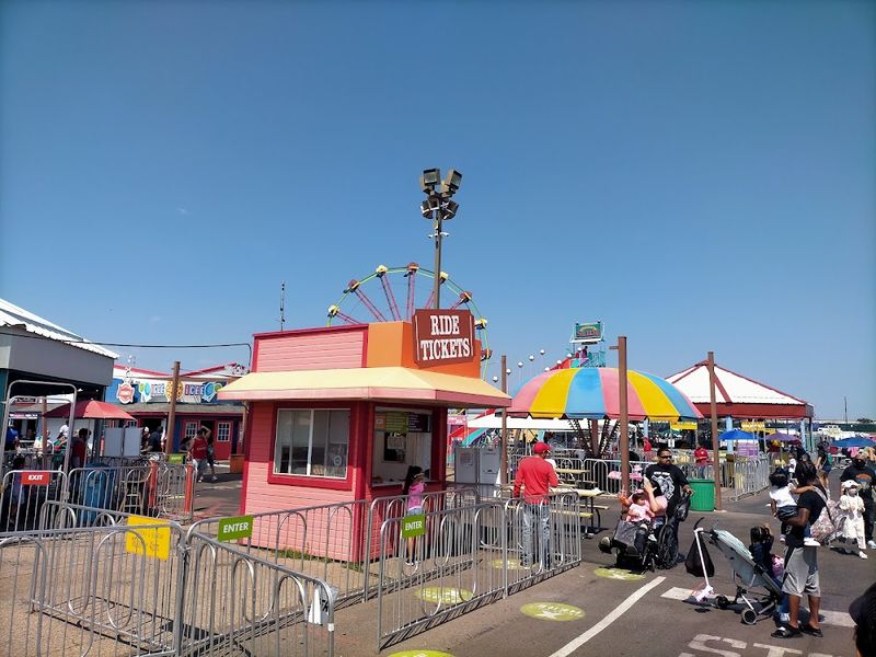 Salt Lake's Indoor Swap Meet - West Valley City