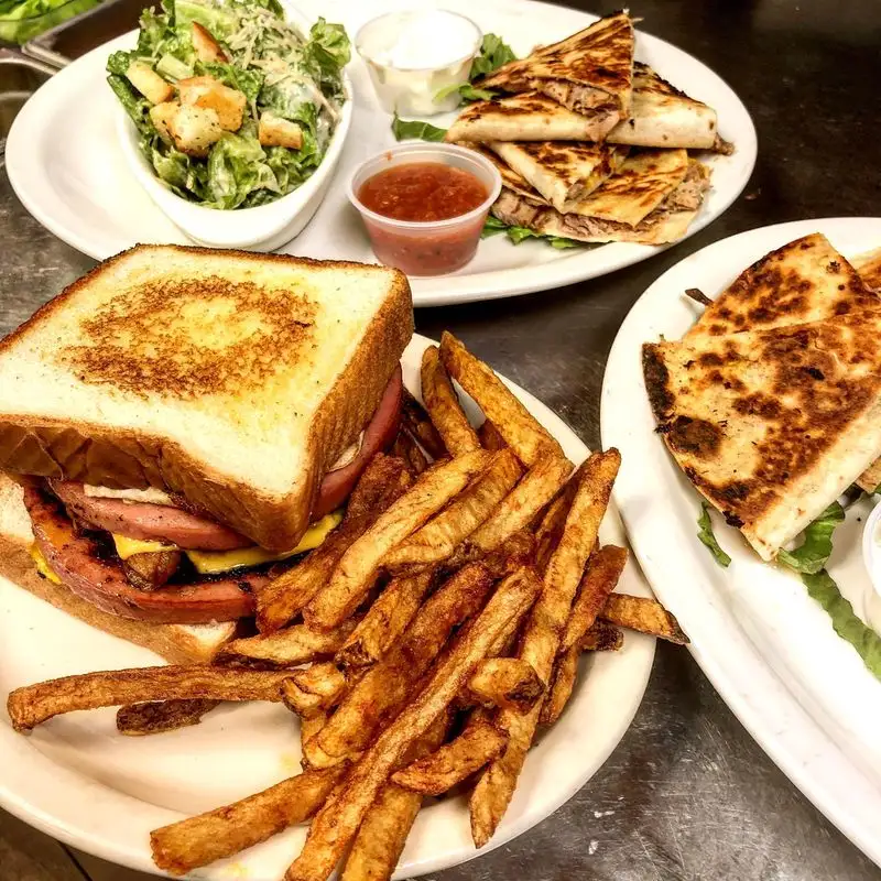 The Blue Canoe, Tupelo