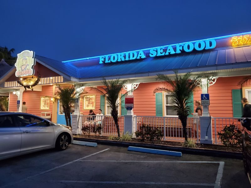 Florida&rsquo;s Seafood Bar & Grill &ndash; Cocoa Beach