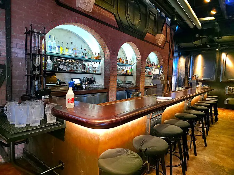 Edison Restaurant, Disney Springs