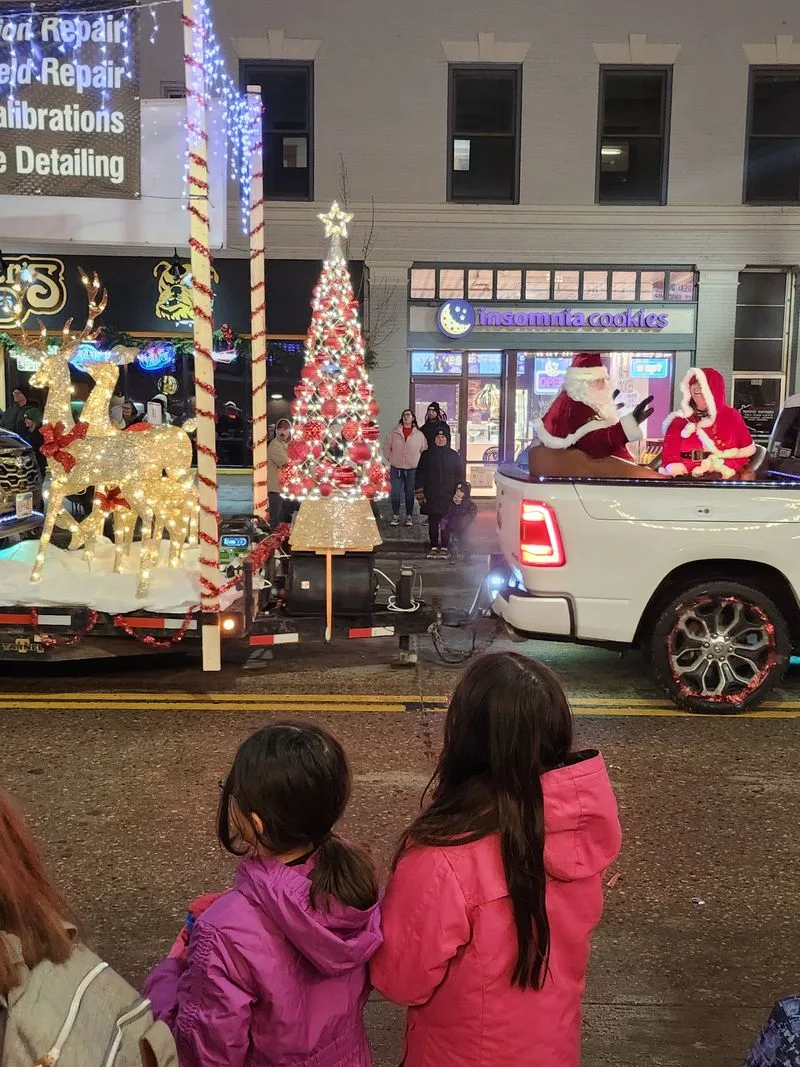 HollyDazzle: Festival of Lights - Grand Forks