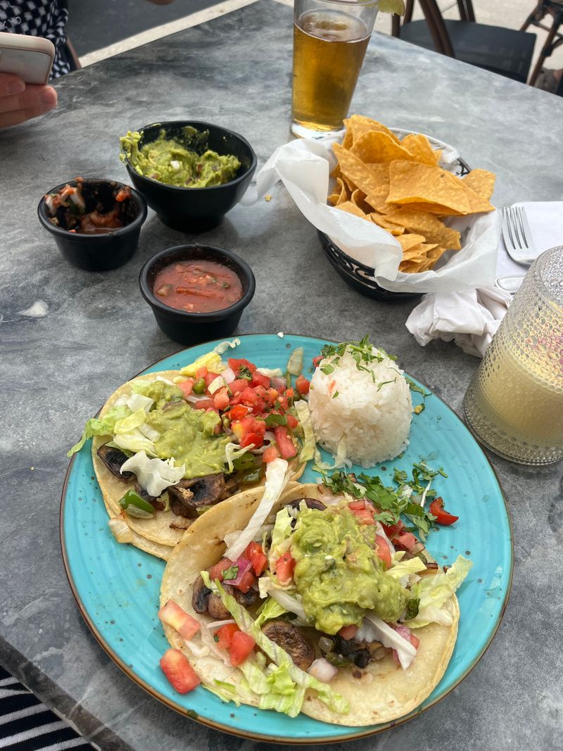 Fish tacos (Florida style)