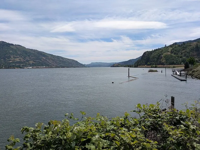 Hood River Waterfront & Fruit Loop Area