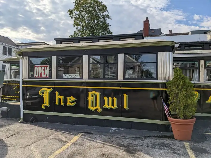 Four Sisters Owl Diner (Lowell)