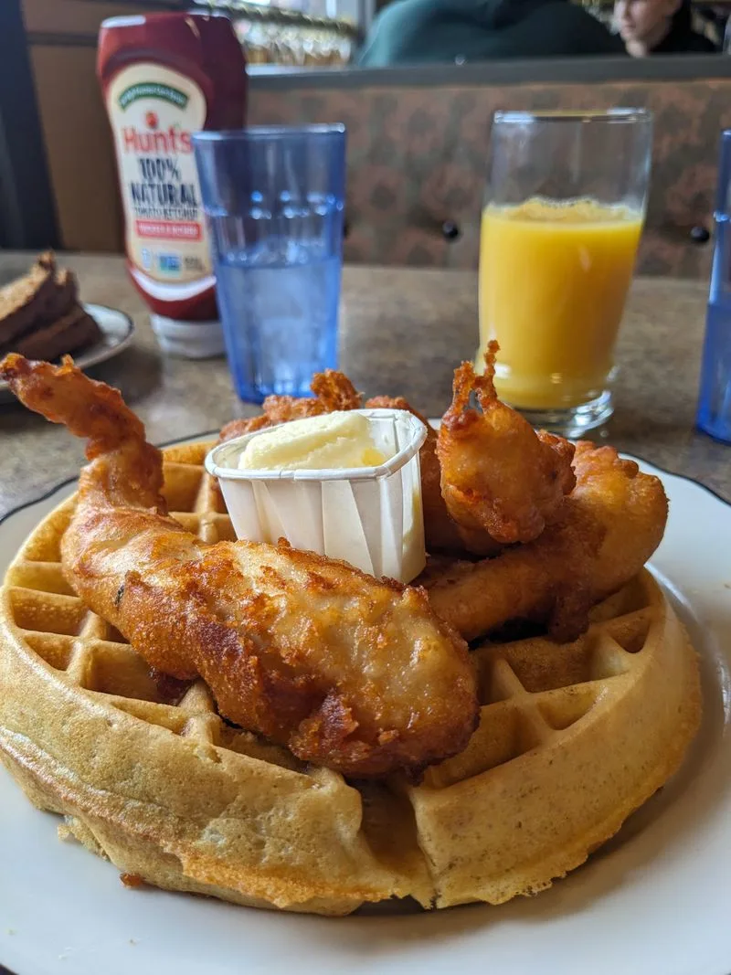 Connie's Cafe & Lounge (Sandpoint)