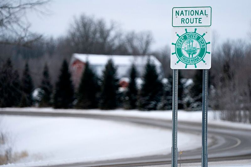 The Great River Road (Minnesota to Louisiana)