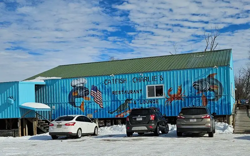 Catfish Charlie&rsquo;s Restaurant & Lounge