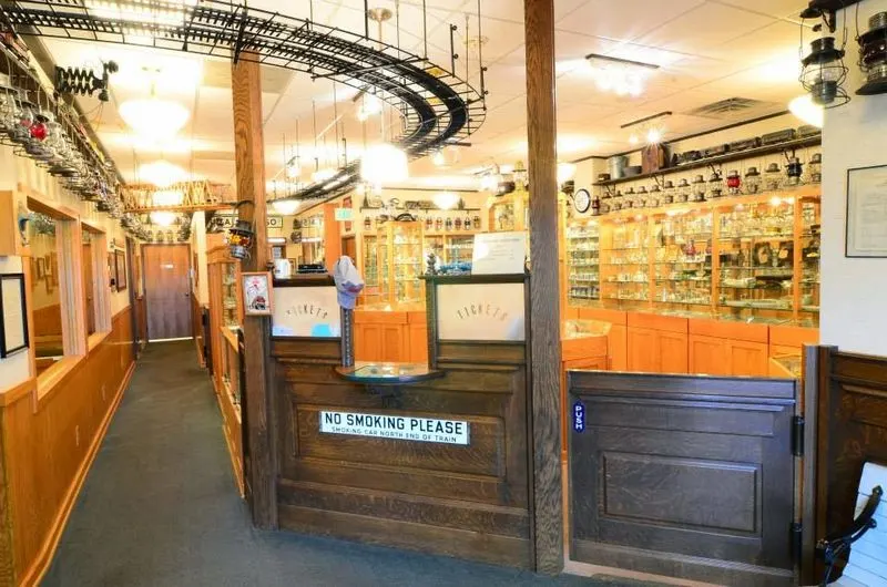 The Whistle Stop, Monon