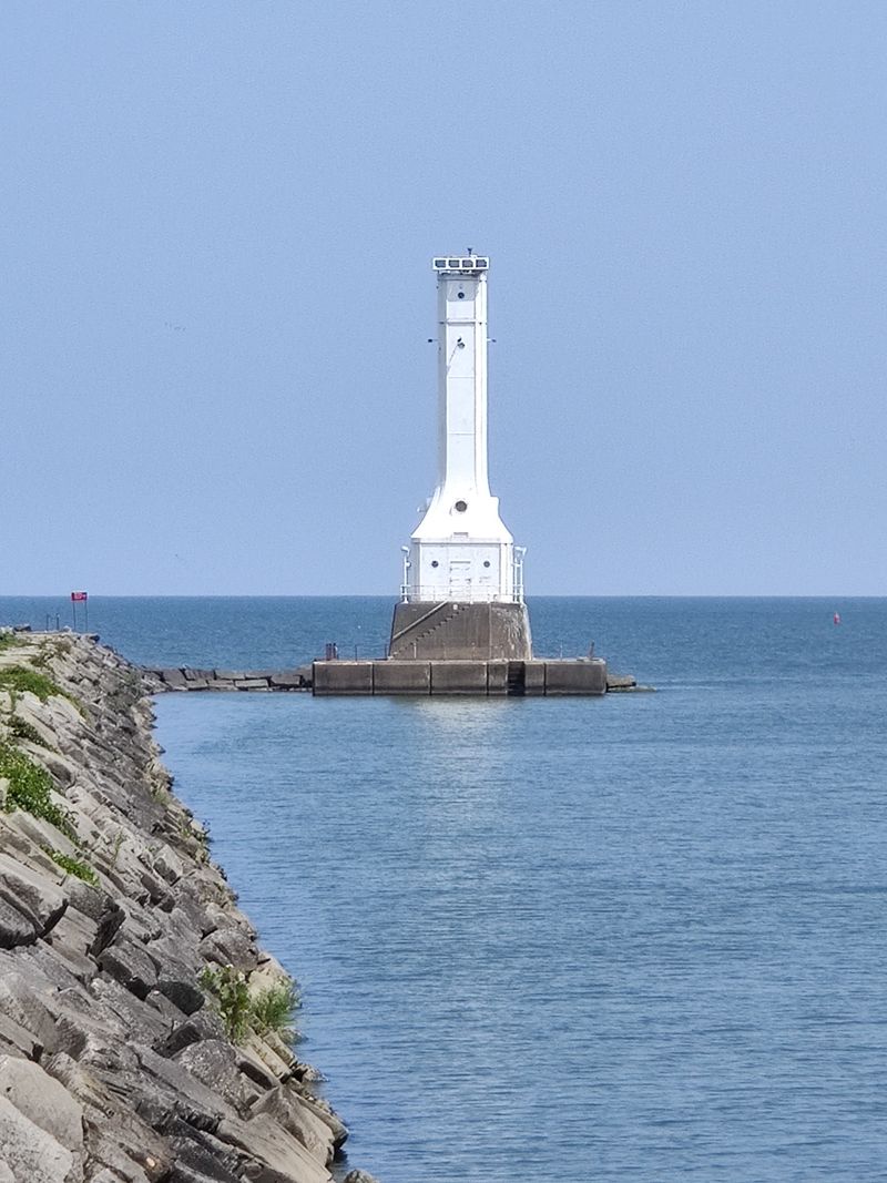 Huron Pier Lighthouse (Huron)