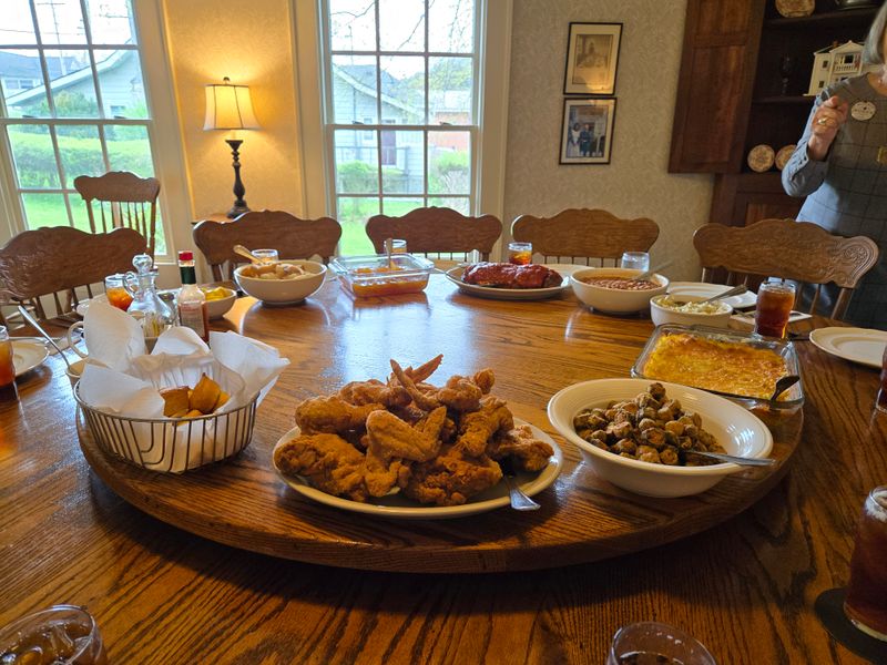 Miss Mary Bobo&rsquo;s Boarding House & Restaurant