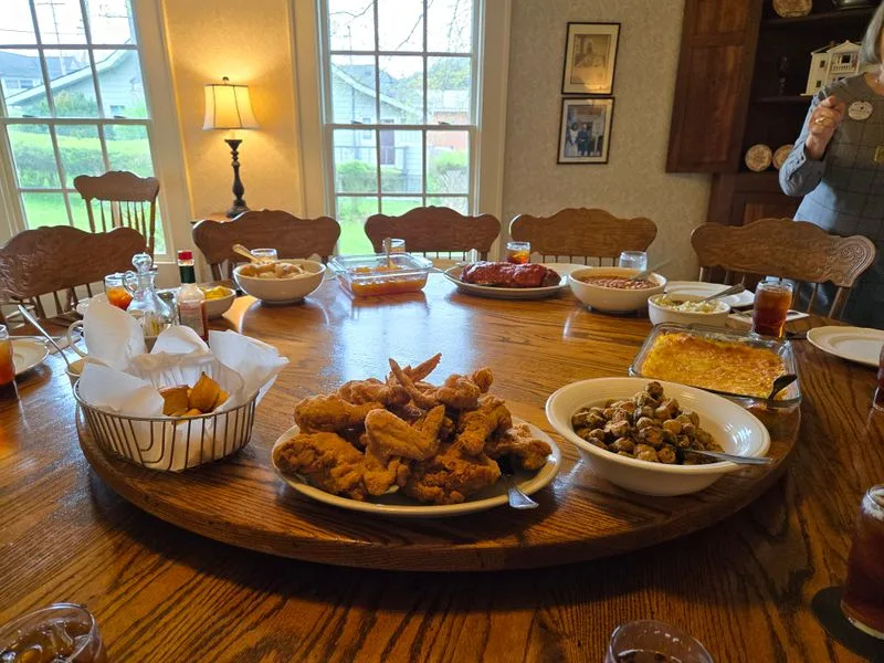 Miss Mary Bobo’s Boarding House & Restaurant