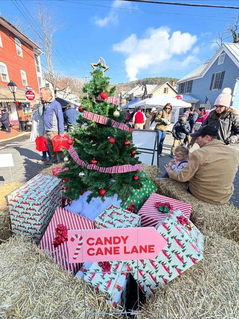 Occoquan Holiday Artisan Market in the historic river town