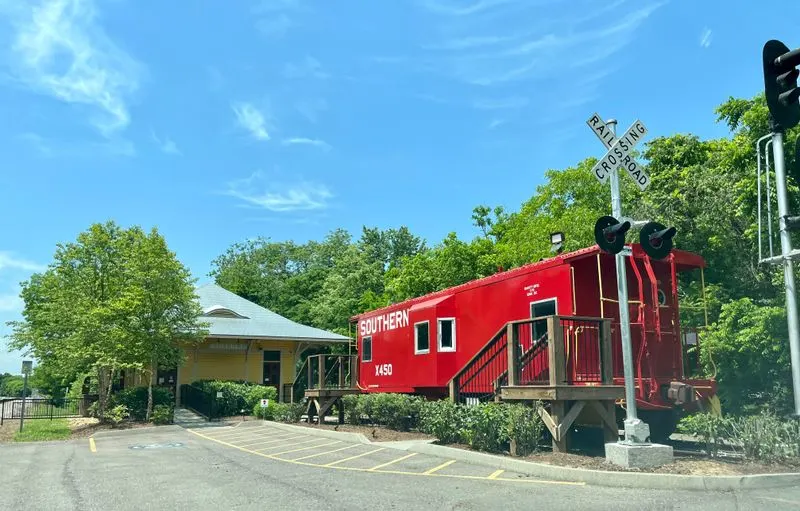 Tobacco barns, railroads, and regional trade routes