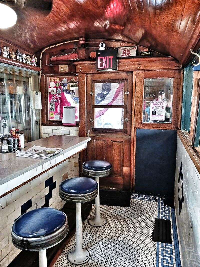 Coffee, counter talk, and the Frank&rsquo;s vibe