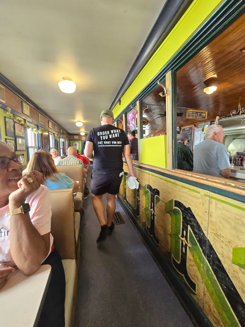 How to navigate the small railcar space