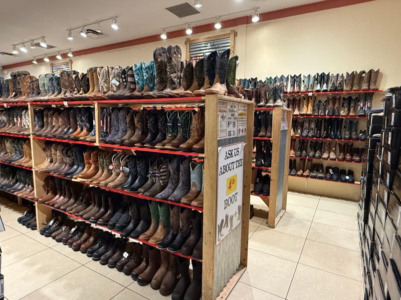 Boot Factory Outlet