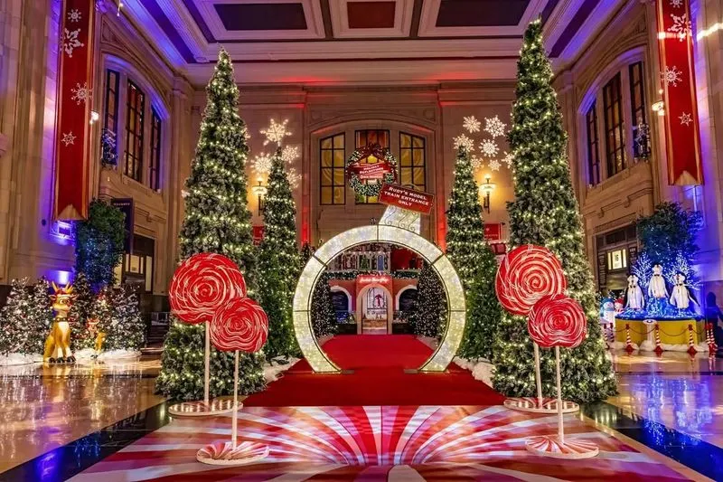 Union Station Holiday Reflections + Trains