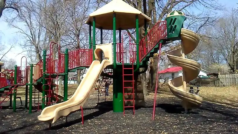 Snowy Stroll at Sunnyside Park