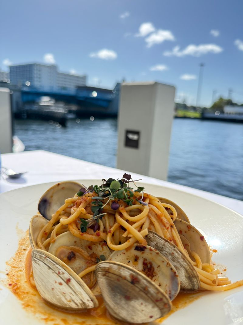 Blue Moon Fish Co. &ndash; Lauderdale-By-The-Sea