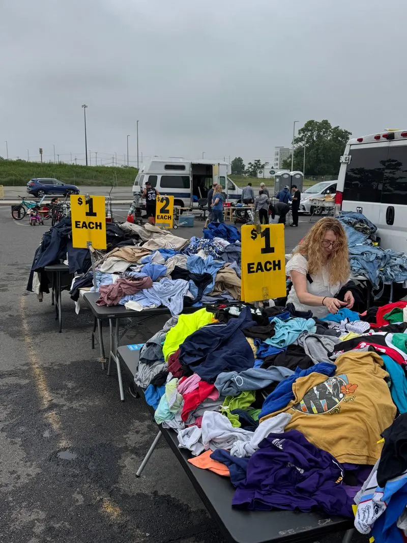 Pop-up Fashion Thrift Runway