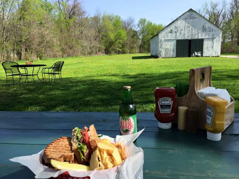 Wallace Station Deli and Bakery - Versailles