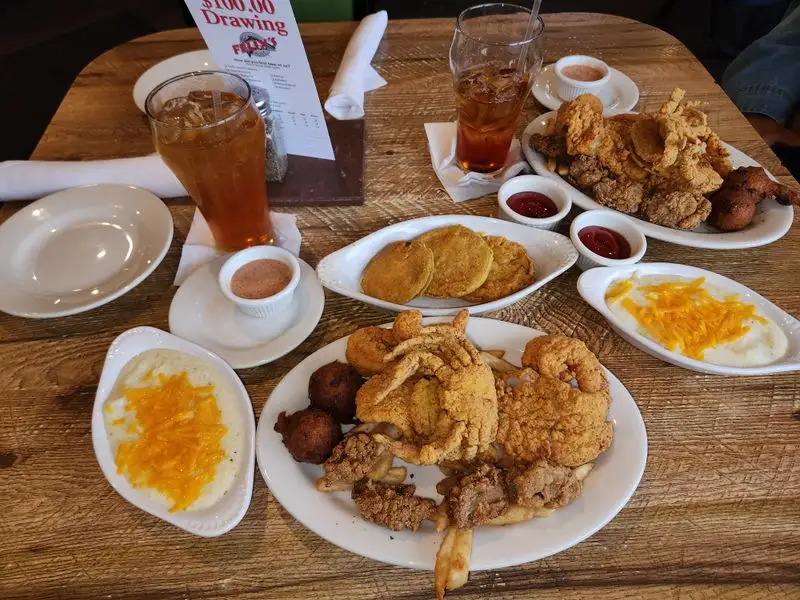 Felix&rsquo;s Fish Camp Grill