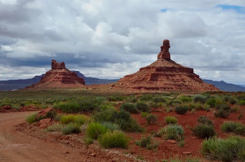 Valley of the Gods / Monument Valley approach