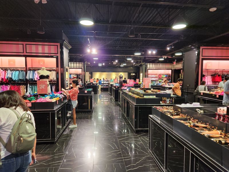 Beauty Outlet Scores