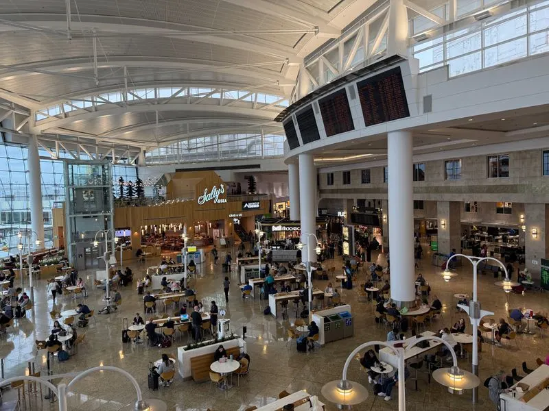 Seattle–Tacoma International Airport (SEA)