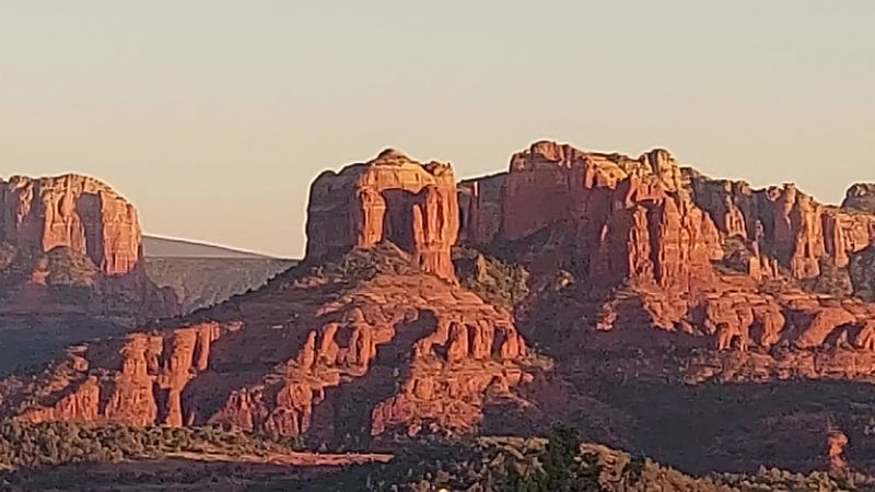 Sedona gateway and red rock vistas