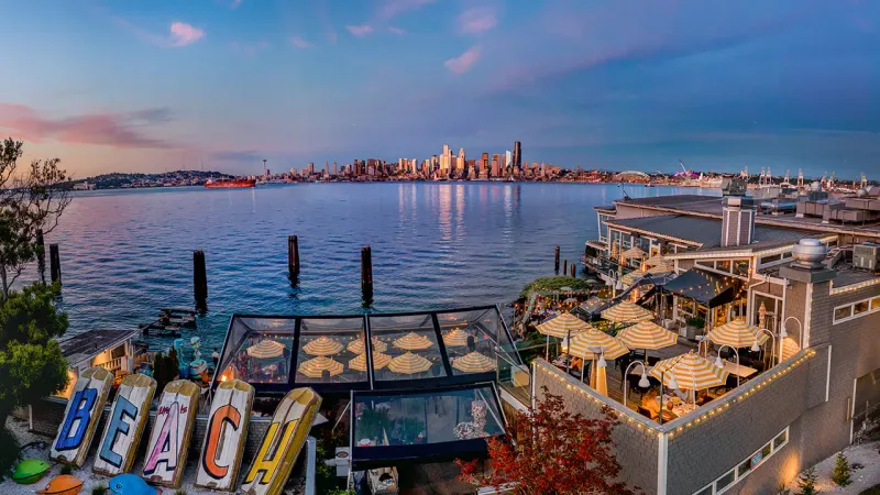 Salty's on Alki Beach – Seattle