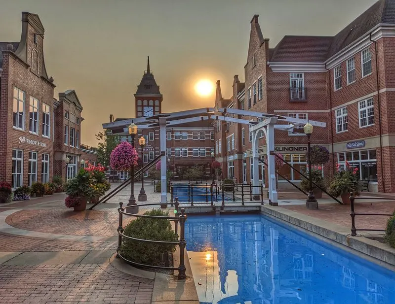 Molengracht Plaza & Canal